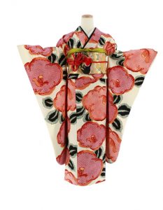 紅一点のｸﾘｰﾑに大型の疋田椿がレトロモダンな未婚女性の最高礼装。浴衣っぽさが美味しいキモノ。ﾊﾟｰﾃｨｰやお祭りに