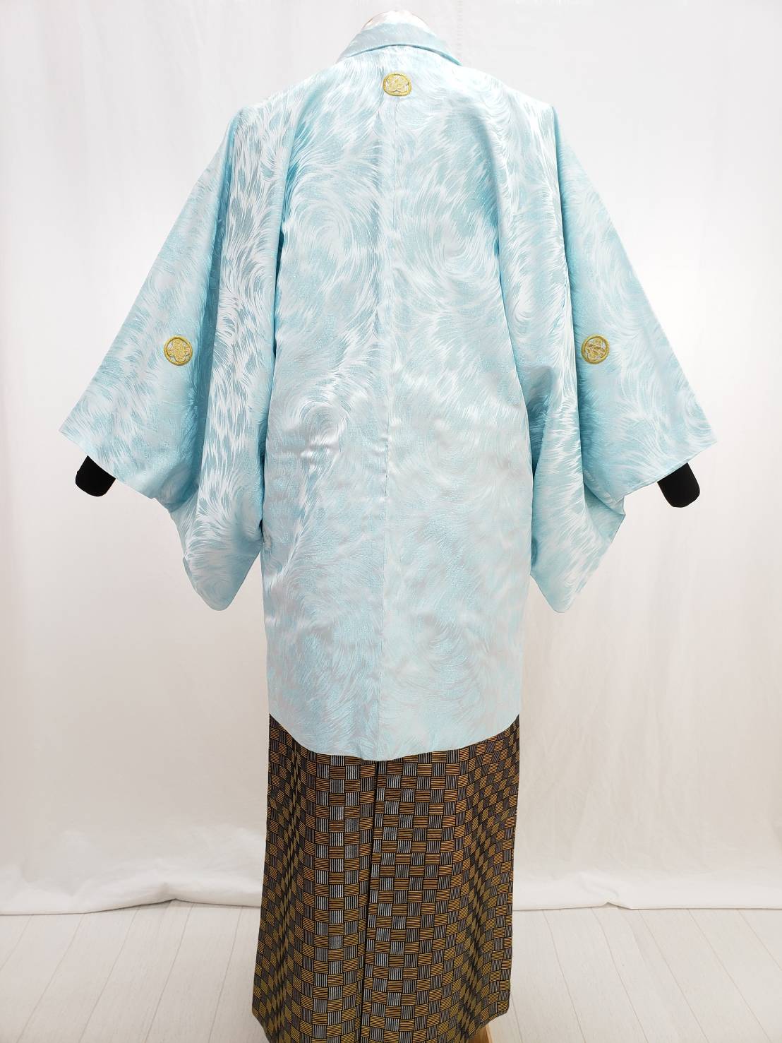 カネマタお題コーデ 小物を生かして振袖 紋付袴で ドナルド デイジー コーデ