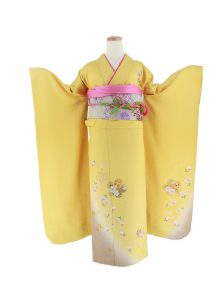 黄色に桜柄の振袖