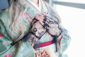 グローブを使った袴コーデ