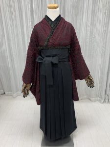 ワインレッドの総レースゴシック着物袴コーデ