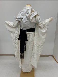 緋八マナ振袖概念コーデ