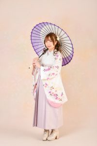白ピンク卒業式袴コーデ