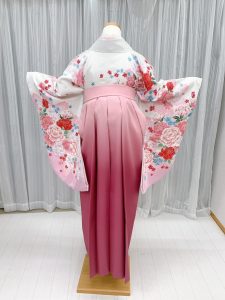 白ピンク卒業式袴コーデ