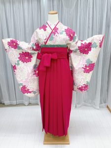 白ピンク卒業式袴コーデ
