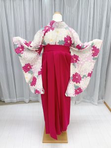 白ピンク卒業式袴コーデ