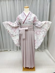 白ピンク卒業式袴コーデ