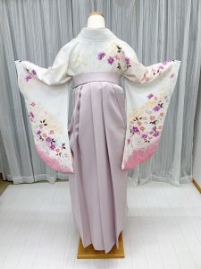 白ピンク卒業式袴コーデ