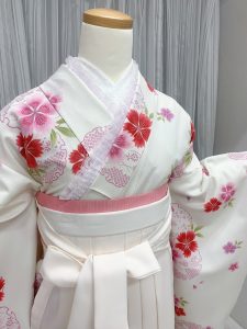 白ピンク卒業式袴コーデ