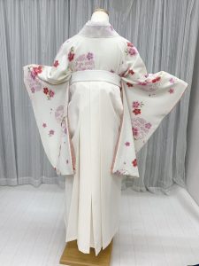 白ピンク卒業式袴コーデ