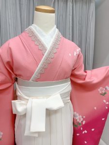 白ピンク卒業式袴コーデ