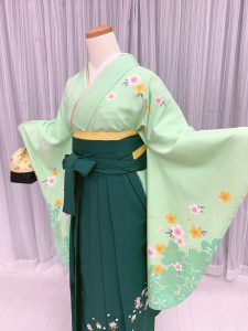 黄緑の卒業式着物