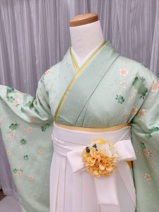 黄緑の卒業式着物