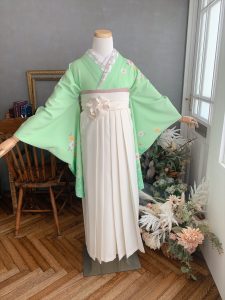 黄緑の卒業式着物