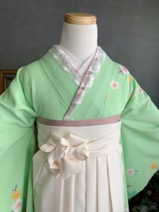 黄緑の卒業式着物