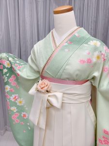 黄緑の卒業式着物