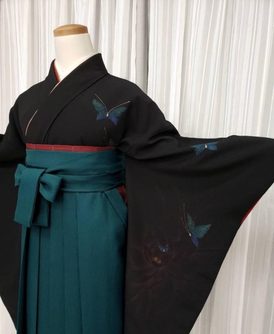 卒業式袴レンタルNo.606[クール]黒・薄く赤い花・青緑の蝶
