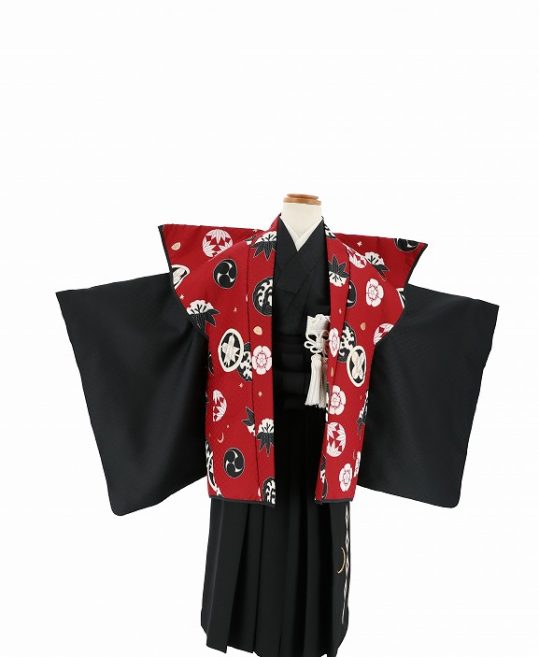 七五三の四つ身・陣羽織[5歳男の子用]JAPAN STYLE 赤 白黒の家紋柄 袴
