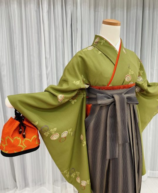 卒業式袴レンタルNo.467[古典柄]渋めの抹茶・斜めに菊