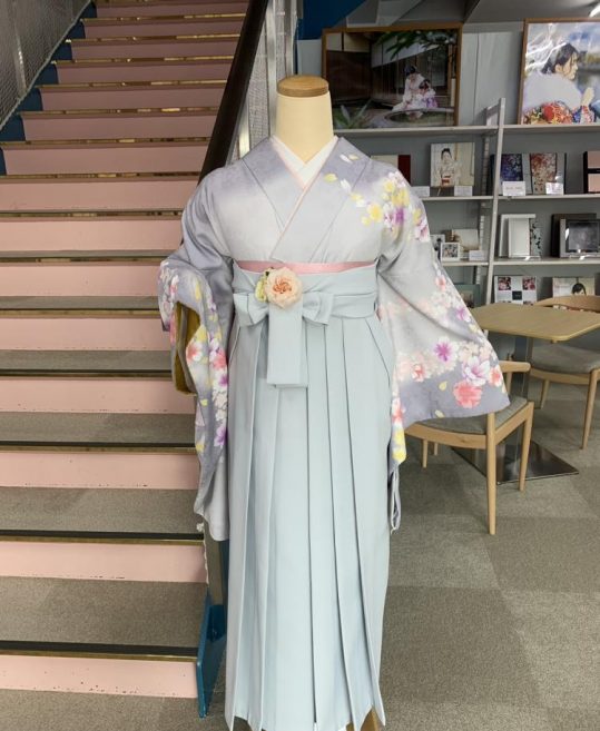 卒業式袴レンタルNo.543[Lサイズ]グレーグラデ・黄紫ピンク八重桜