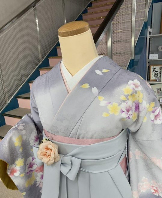 卒業式袴レンタルNo.543[Lサイズ]グレーグラデ・黄紫ピンク八重桜