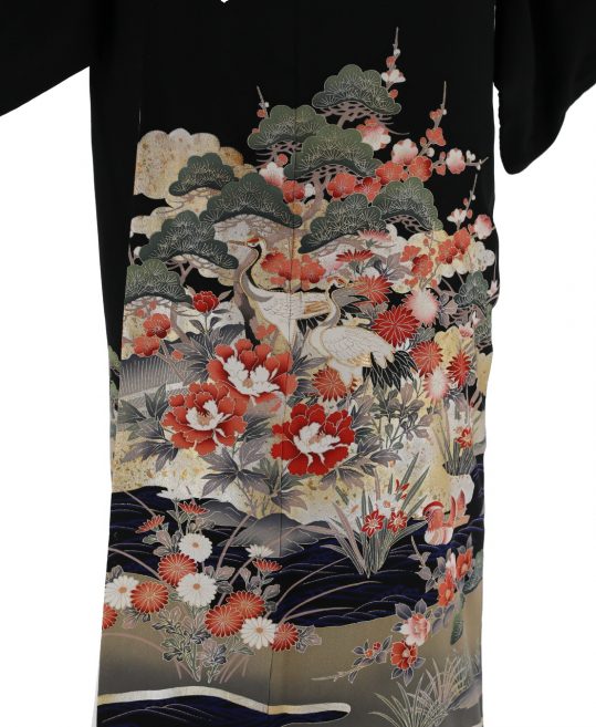 留袖No.574 [裄長めにややLサイズ]松に鶴、花々に風景 [158cmまで]