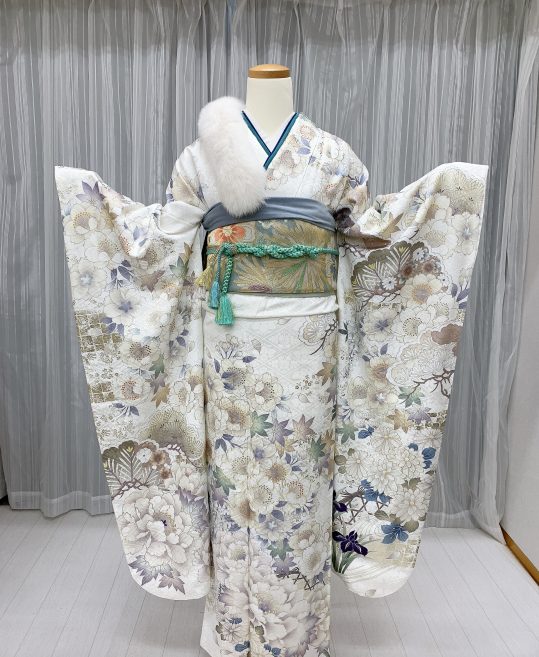 成人式振袖[古典柄]白にペールトーンの桜、紅葉、花々[身長167cmまで]No.1084
