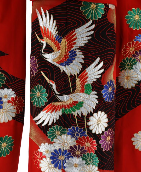 結婚式の大振袖・引き振袖・花嫁用振袖|赤地に鶴と菊の刺繍 No.52