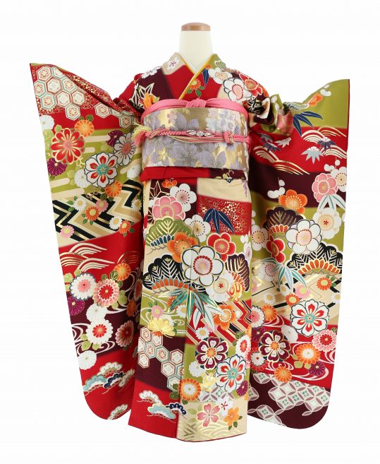は*な様 (あ789)赤黒白 鋭い向い鶴 アンティーク振袖㊗️金駒刺繍 