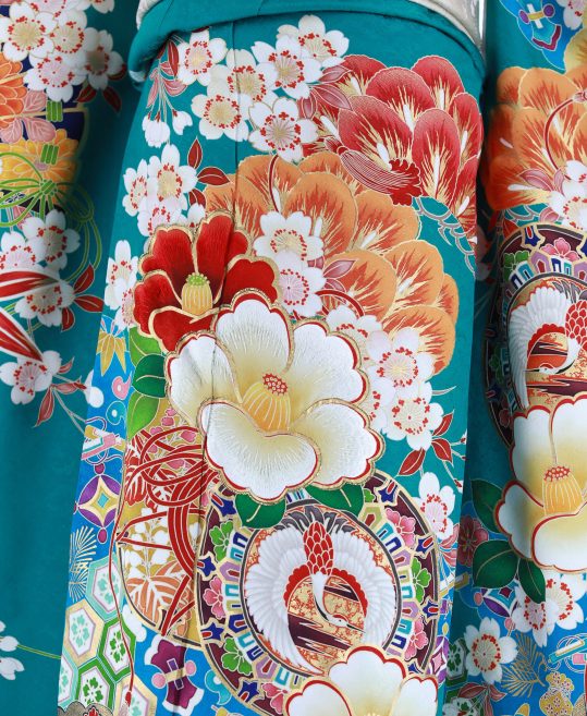 成人式振袖[古典柄]エメラルドグリーンに椿、松、扇、鼓、桜[身長165cm 12  ）お値引可豪華振袖祝いの松扇グリーン系