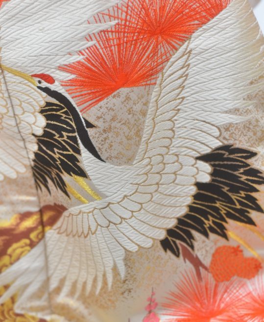 結婚式の色打掛・花嫁用着物|白地に鶴と松刺繍 No.175