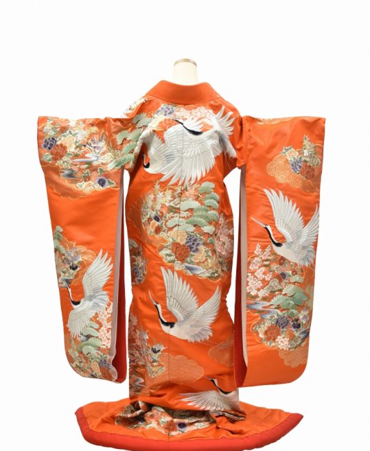 結婚式の色打掛・花嫁用着物|オレンジ地に花と鶴の刺繍 No.208