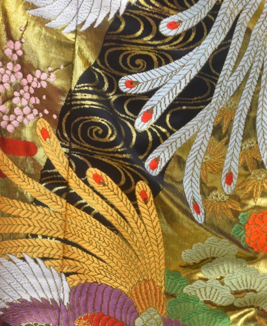 結婚式の色打掛・花嫁用着物|黒×黄土色地に鳳凰と花の刺繍 No.232