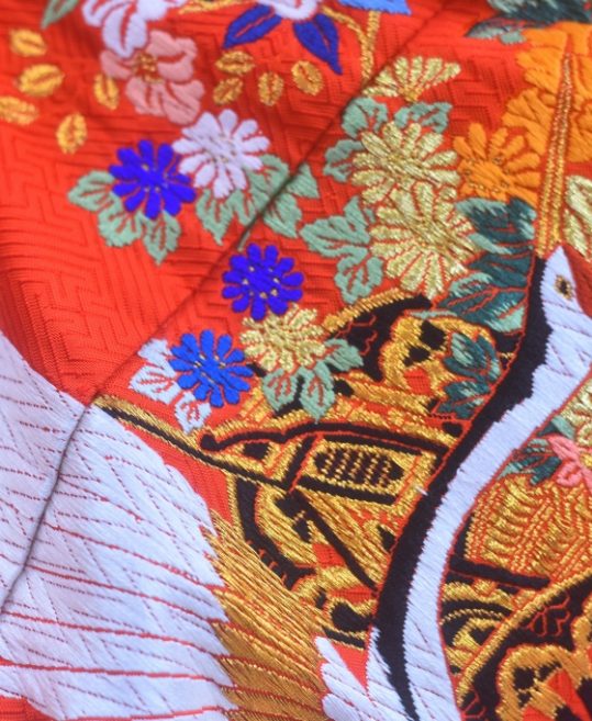 結婚式の色打掛・花嫁用着物|朱赤地に鶴と花車の刺繍 No.262