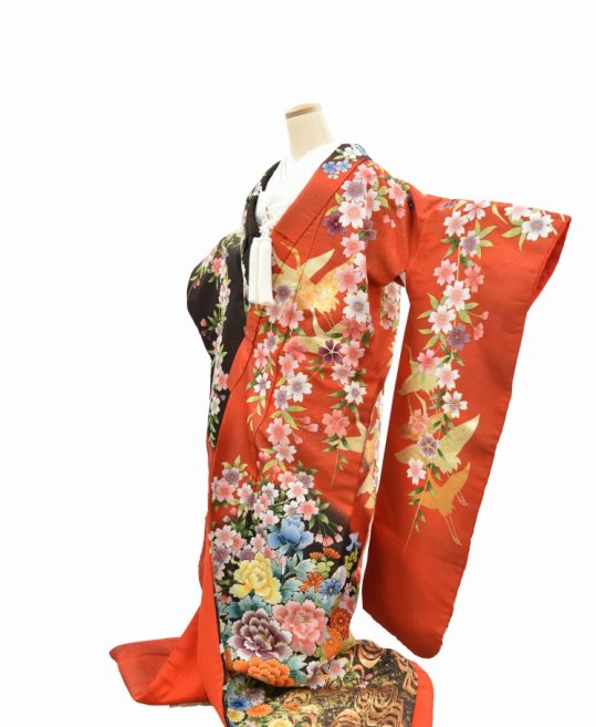 結婚式の色打掛・花嫁用着物|赤×黒地に鶴と相楽刺繍で花柄 No.278