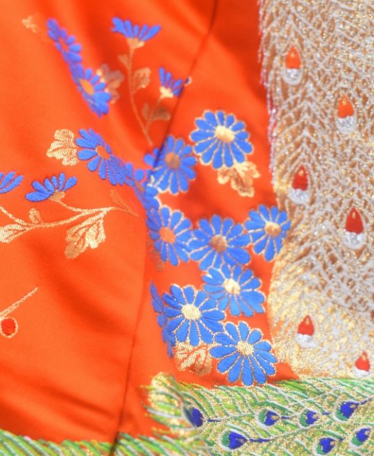 結婚式の色打掛・花嫁用着物|オレンジ地に孔雀と花車 No.30　