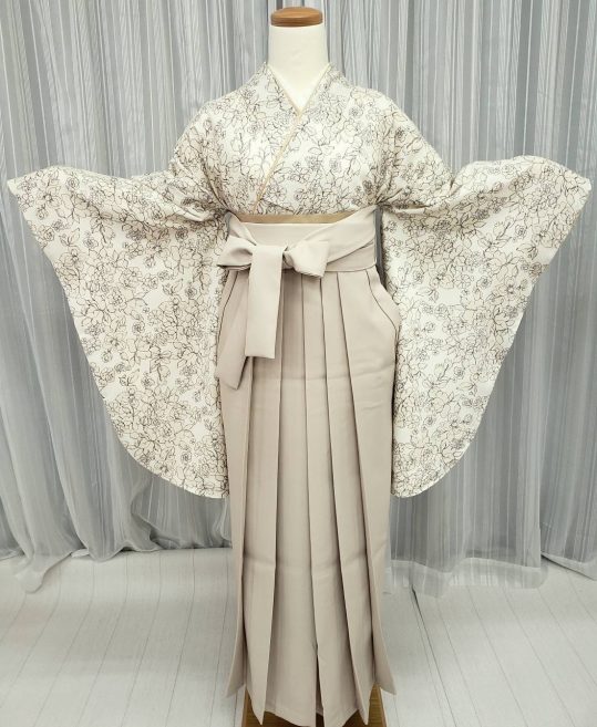 卒業式袴レンタル[淡色コーデ]オフホワイトに薄ベージュの花の線画No.803