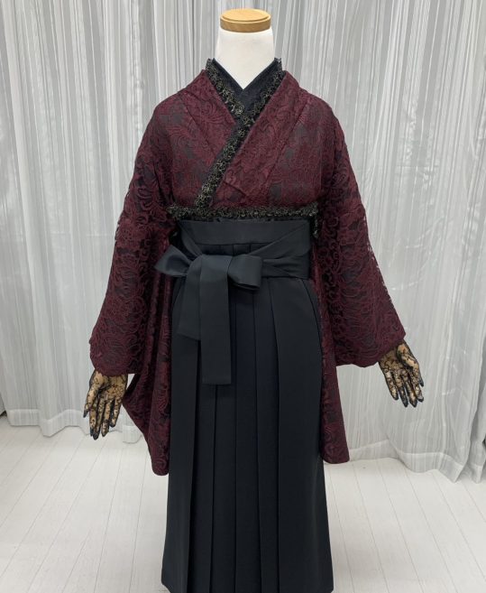 卒業式袴レンタル[ゴシック]黒地にワインレッドの総レース花柄No.818