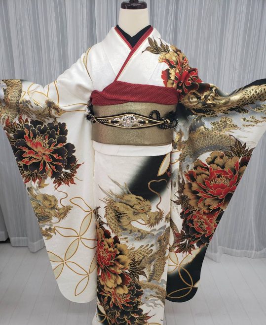 参列振袖[池田美優]白に金黒赤の龍と牡丹、七宝[身長168cmまで]No.1020