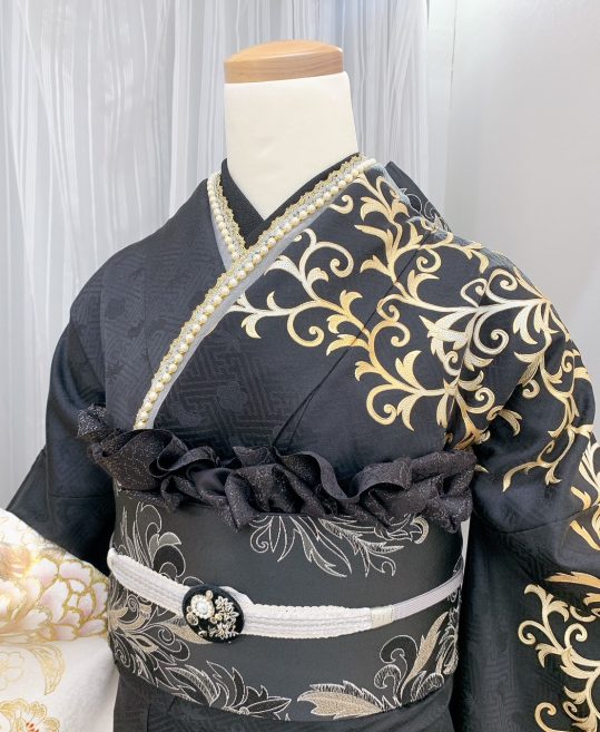 参列振袖[和田光正]黒の無地に金彩の唐草文様[身長169cmまで]No.1046