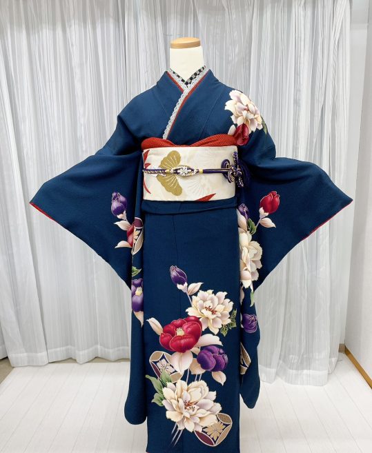 成人式振袖[Tokyoレトロ]濃紺に椿と七宝柄[身長167cmまで]No.1035