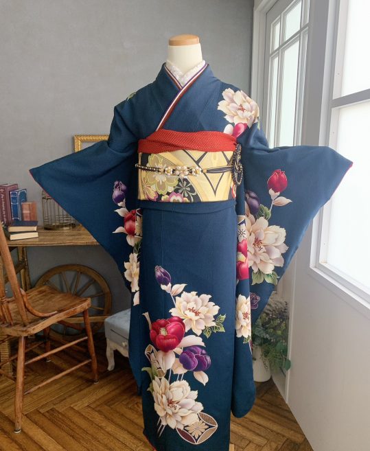 成人式振袖[Tokyoレトロ]濃紺に椿と七宝柄[身長167cmまで]No.1035