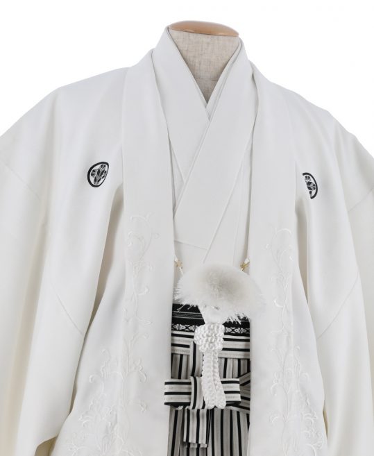 紋付袴レンタル・成人式・結婚式・卒業式|白に唐草刺繍[身長165-170cm対応]No.105