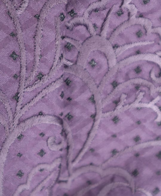紋付袴No.121|紫色　菱形に唐草刺繍、ドット模様対応身長 / 165cm前後