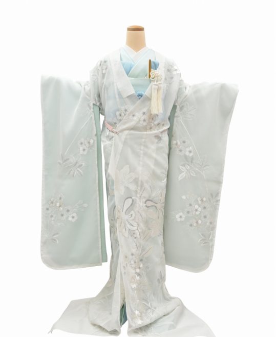 結婚式の色打掛・花嫁用着物|白のオーガンジー地に百合の刺繍｜着物 
