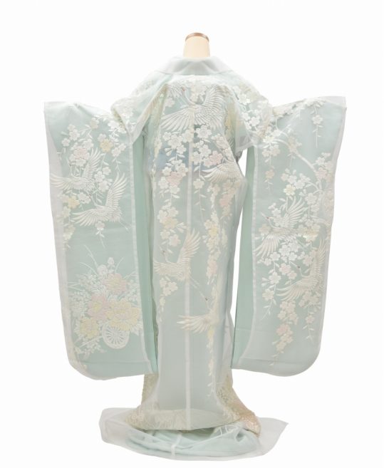 結婚式の色打掛・花嫁用着物|白のオーガンジー地に花車と桜｜着物 