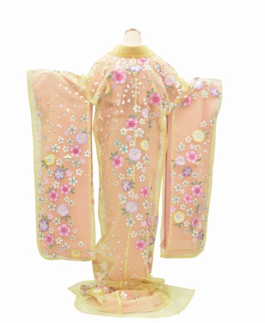 結婚式の色打掛・花嫁用着物|黄色のオーガンジー地に八重桜｜着物