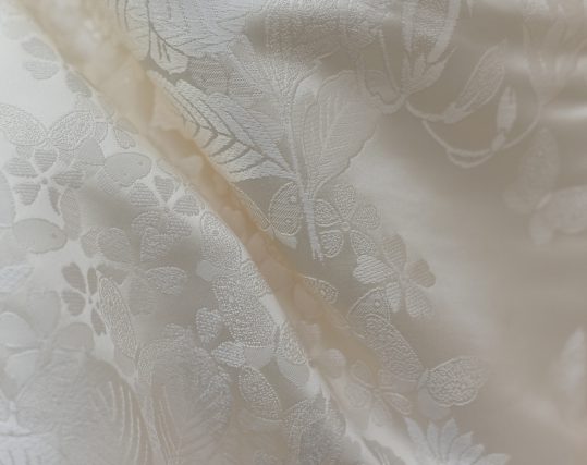 結婚式の白無垢・花嫁用着物|蝶とバラに花々 [かわいい] No.317