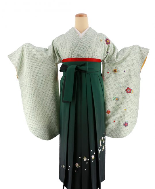 卒業式袴レンタルNo.437[絞り風]白×緑総絞り風・桜刺繍｜着物レンタル 