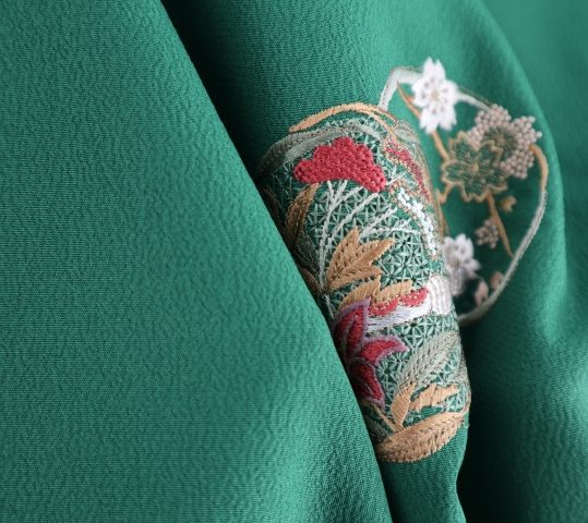 卒業式袴レンタルNo.459[シンプル]緑・花の丸ワンポイント刺繍｜着物 